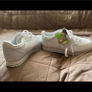 NWT Women’s Athletic Works white sneakers